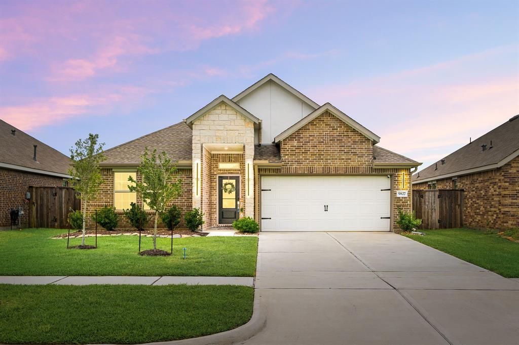9827 Kingston Liberty Lane, Baytown, TX 77521