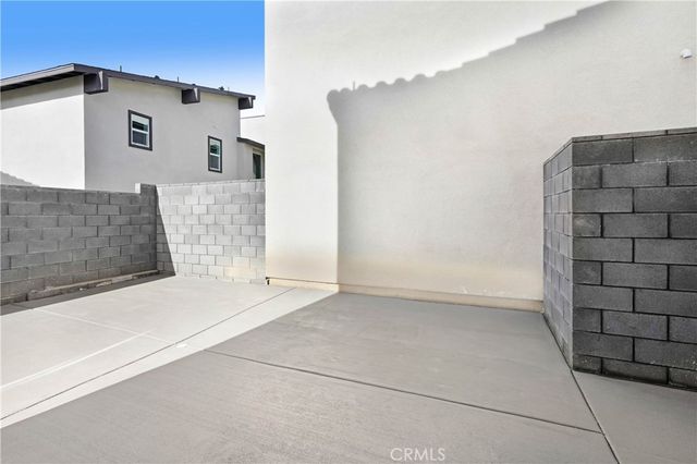 15940 Caterpillar Drive, Fontana, CA 92336