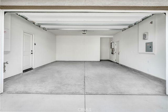 15940 Caterpillar Drive, Fontana, CA 92336