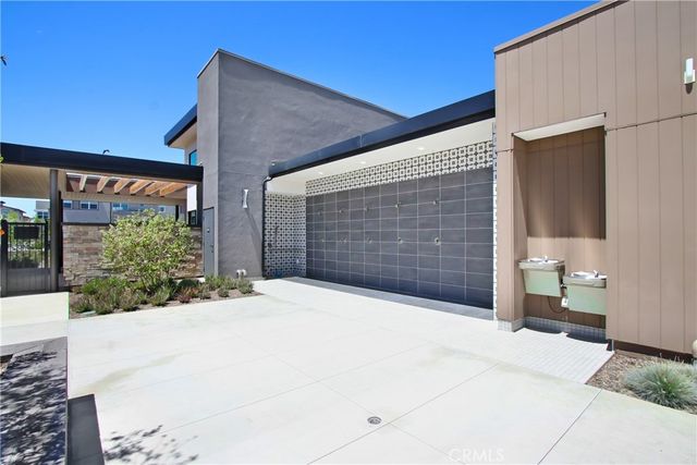 15940 Caterpillar Drive, Fontana, CA 92336