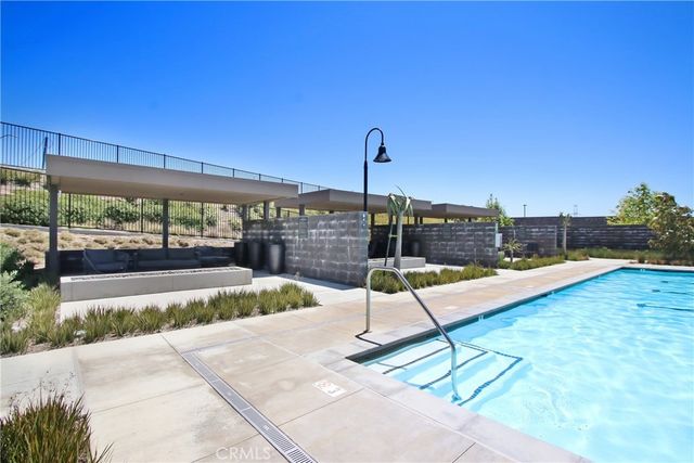 15940 Caterpillar Drive, Fontana, CA 92336