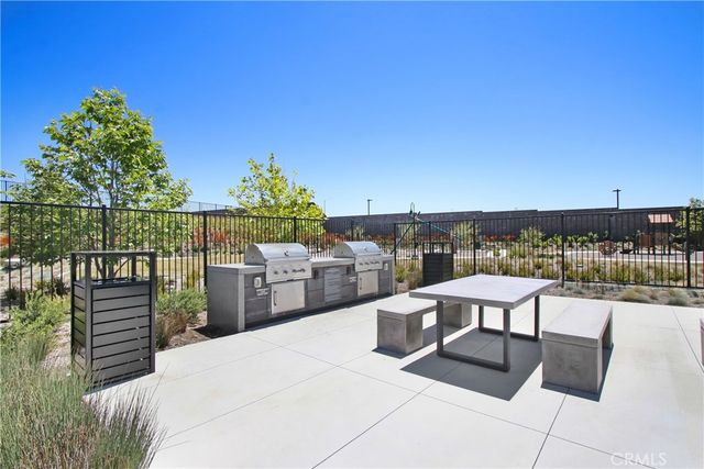 15940 Caterpillar Drive, Fontana, CA 92336