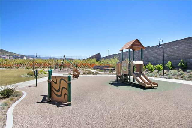 15940 Caterpillar Drive, Fontana, CA 92336