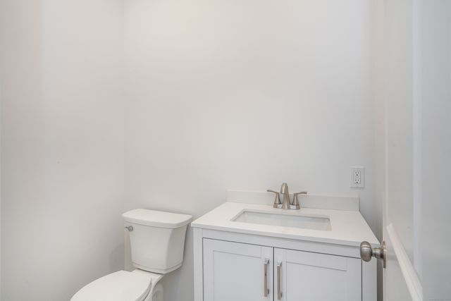 60 Hollister Drive, Avon, CT 06001