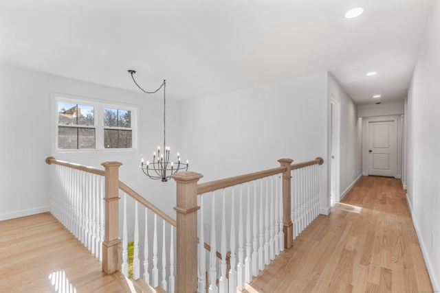 60 Hollister Drive, Avon, CT 06001