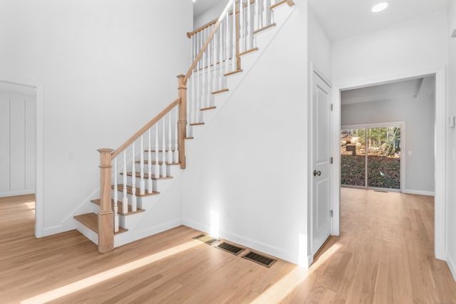 60 Hollister Drive, Avon, CT 06001