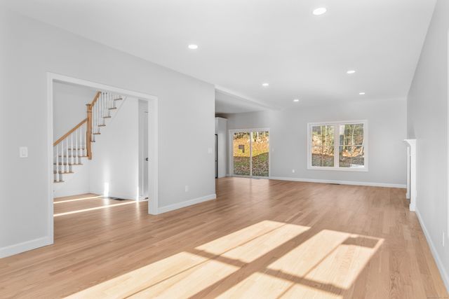 60 Hollister Drive, Avon, CT 06001