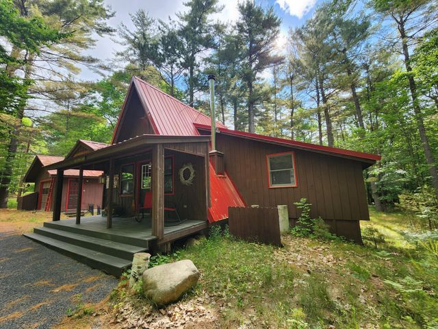 80 Beech Street, Jay, NY 12941