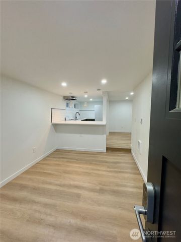 7027 22nd Avenue NW #3, Seattle, WA 98117
