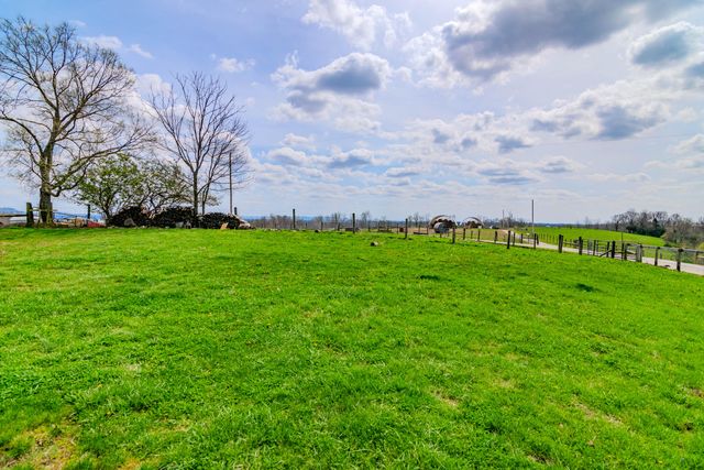 740 Pilot Ridge Lane, Winchester, KY 40391