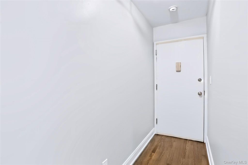 221 Kearsing Parkway E, Monsey, NY 10952 — photo 5