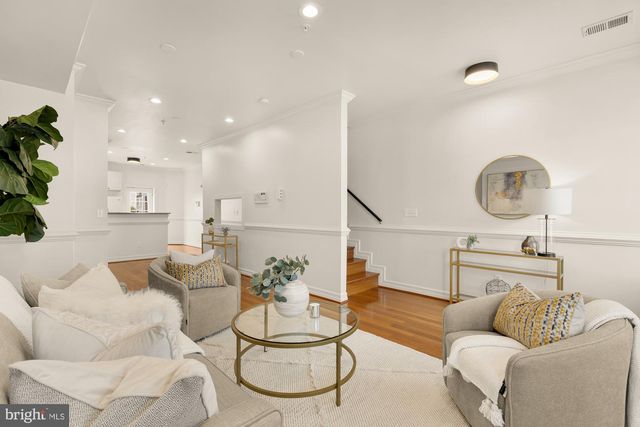 1732 NORTH CAPITOL ST NW, Washington, DC 20002