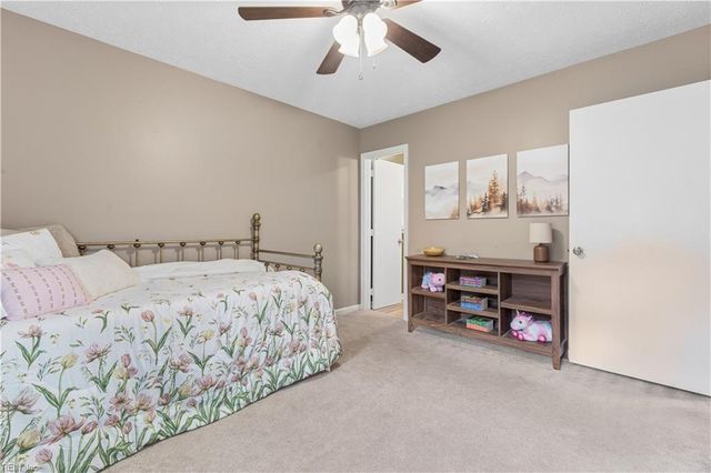 6 Sanlun Lakes DR, Hampton, VA 23666