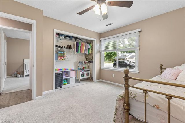 6 Sanlun Lakes DR, Hampton, VA 23666