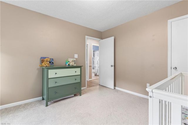 6 Sanlun Lakes DR, Hampton, VA 23666