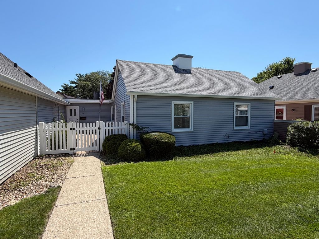 14 Garden Drive, Montgomery, IL 60538