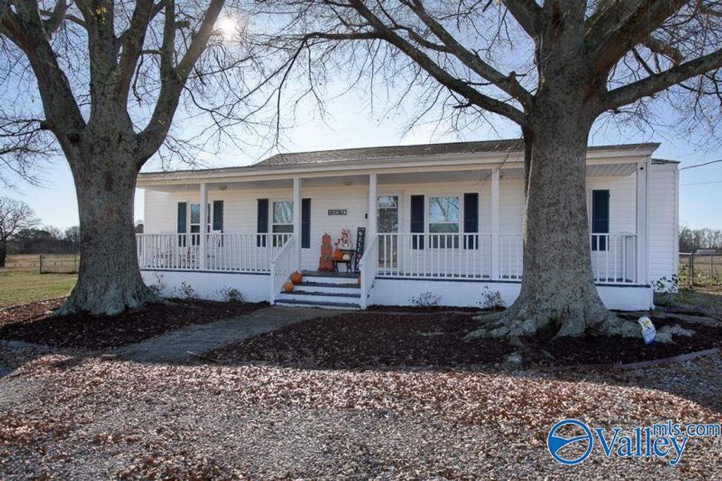 23676 Saint John Road, Athens, AL 35613