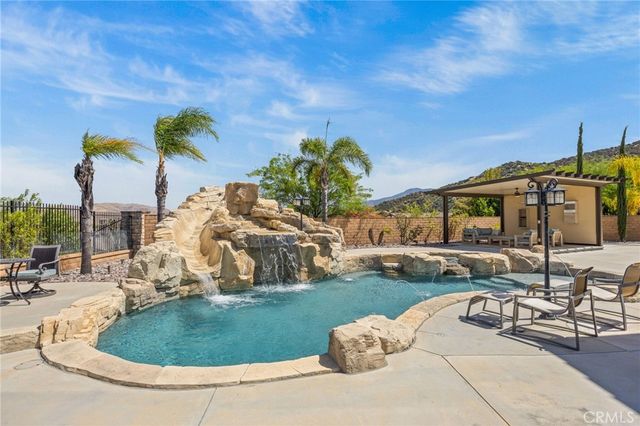 22260 Rosemary Canyon Court, Corona, CA 92883