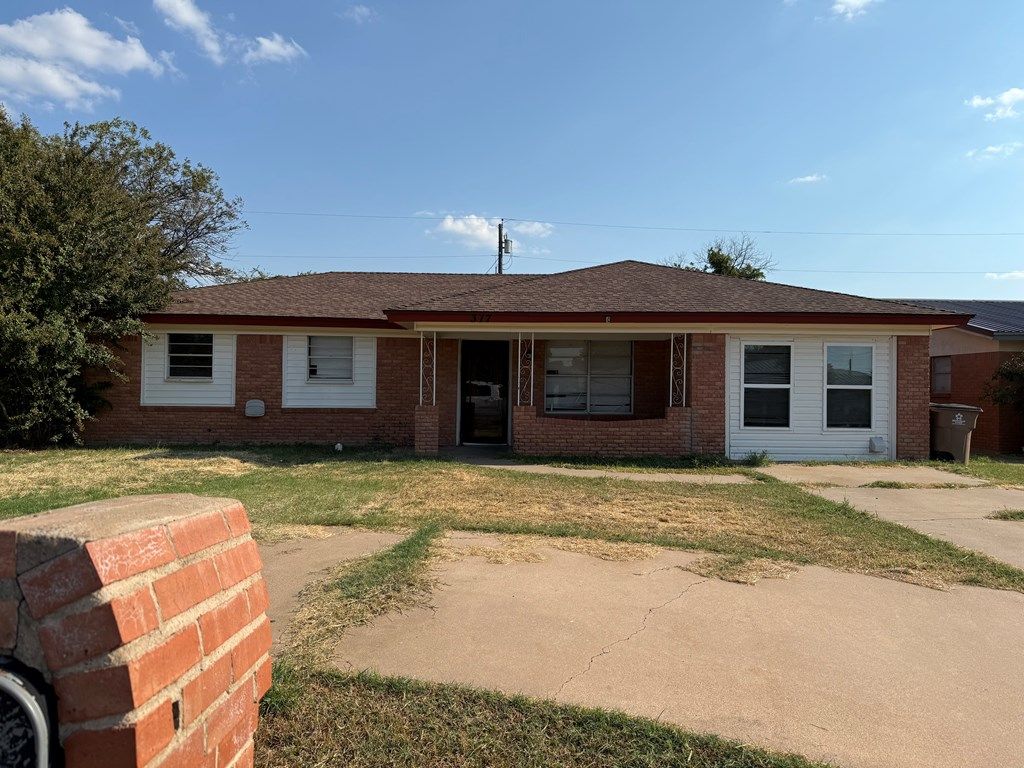 Image 2 of property listing at 317 Van Zandt St, San Angelo, TX 76905
