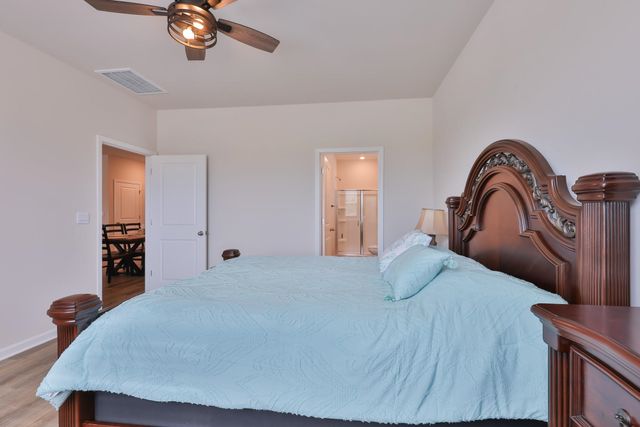 206 Carver Willow Dr., Loris, SC 29569