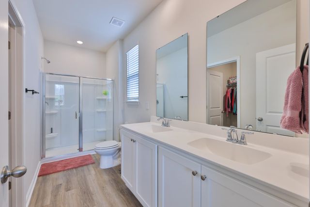 206 Carver Willow Dr., Loris, SC 29569