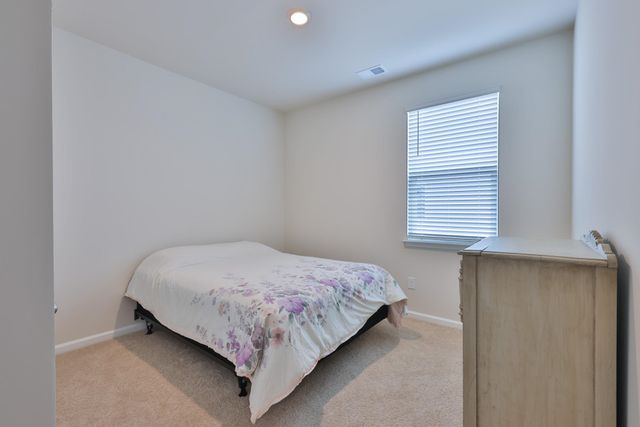 206 Carver Willow Dr., Loris, SC 29569