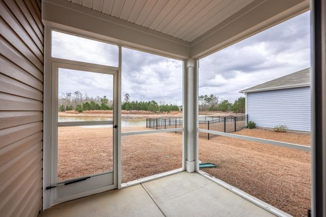 206 Carver Willow Dr., Loris, SC 29569