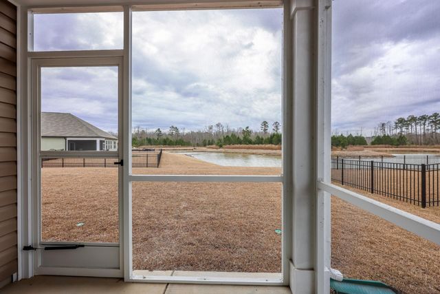 206 Carver Willow Dr., Loris, SC 29569