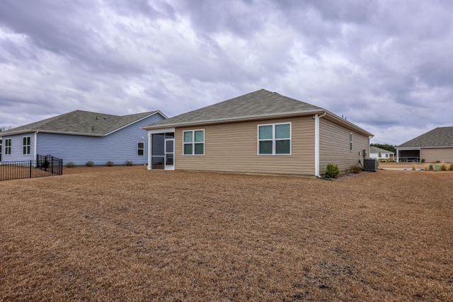 206 Carver Willow Dr., Loris, SC 29569