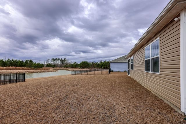 206 Carver Willow Dr., Loris, SC 29569