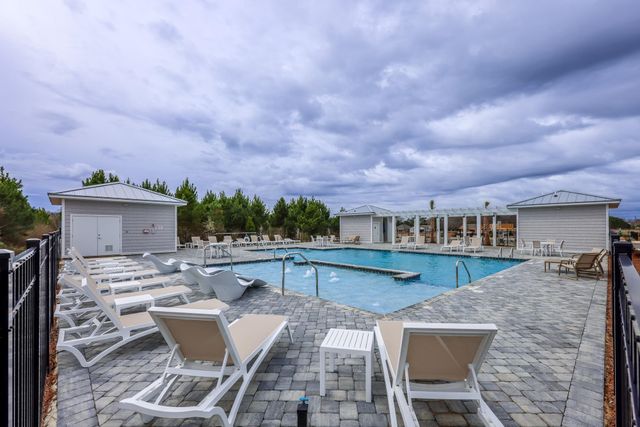 206 Carver Willow Dr., Loris, SC 29569