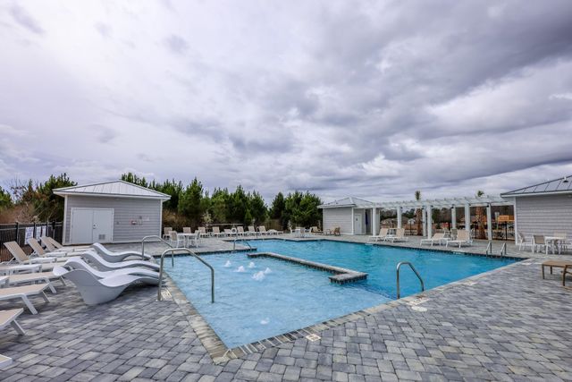 206 Carver Willow Dr., Loris, SC 29569