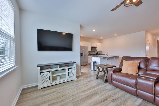 206 Carver Willow Dr., Loris, SC 29569