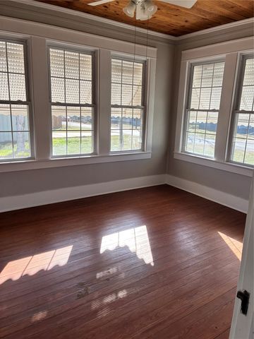 109 S West Street, Bangs, TX 76823