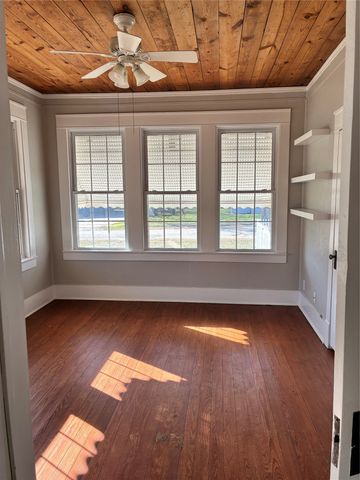 109 S West Street, Bangs, TX 76823