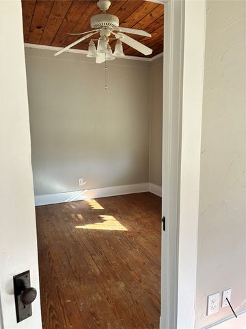 109 S West Street, Bangs, TX 76823