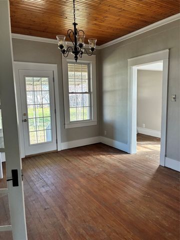 109 S West Street, Bangs, TX 76823