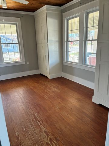 109 S West Street, Bangs, TX 76823