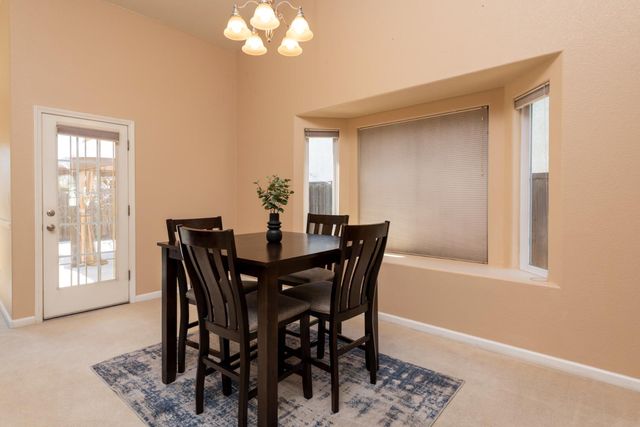 6525 E Raco Avenue, Fresno, CA 93727