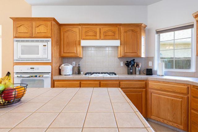 6525 E Raco Avenue, Fresno, CA 93727