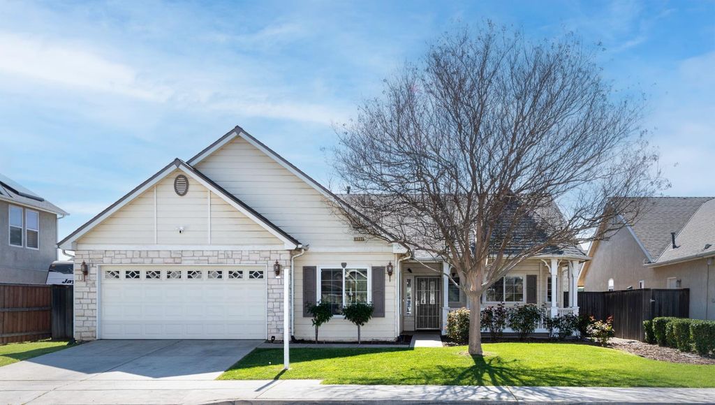 6525 E Raco Avenue, Fresno, CA 93727