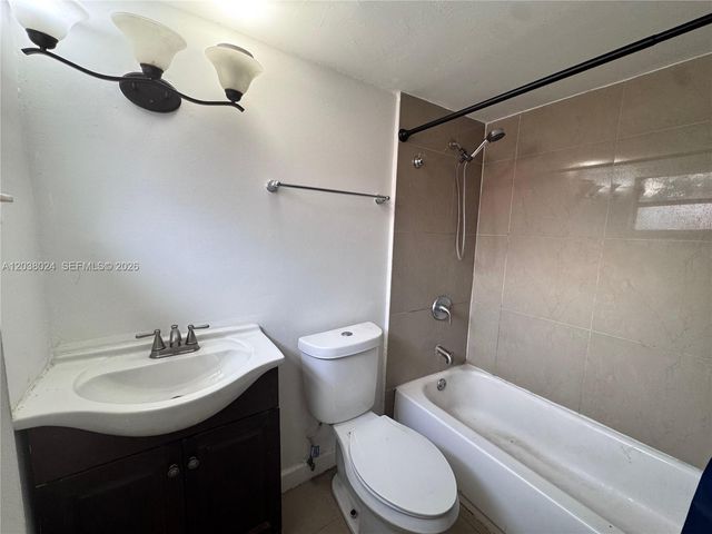 101 NE 41st St C45, Oakland Park, FL 33334
