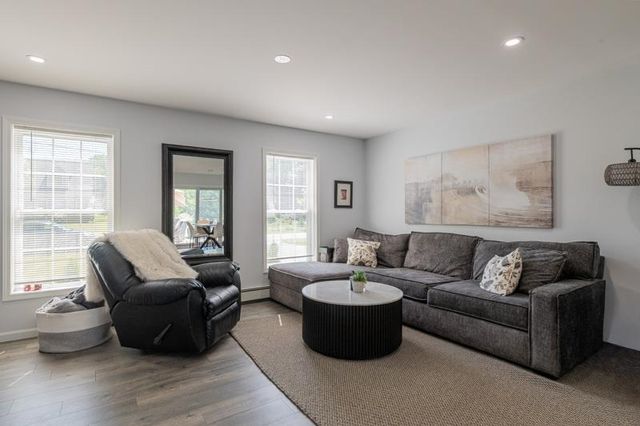 35 Valley Pass Street, Manchester, VT 05255