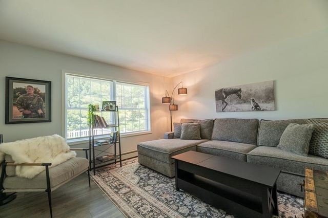 35 Valley Pass Street, Manchester, VT 05255