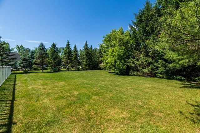 35 Valley Pass Street, Manchester, VT 05255