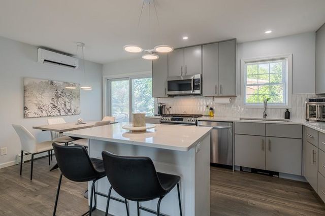 35 Valley Pass Street, Manchester, VT 05255
