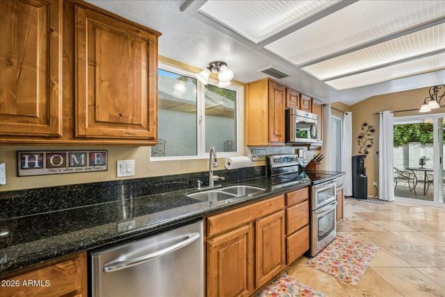 413 E KRISTAL Way, Phoenix, AZ 85024