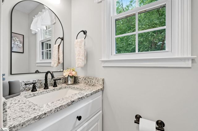 320 Huddersfield Drive, Piedmont, SC 29673