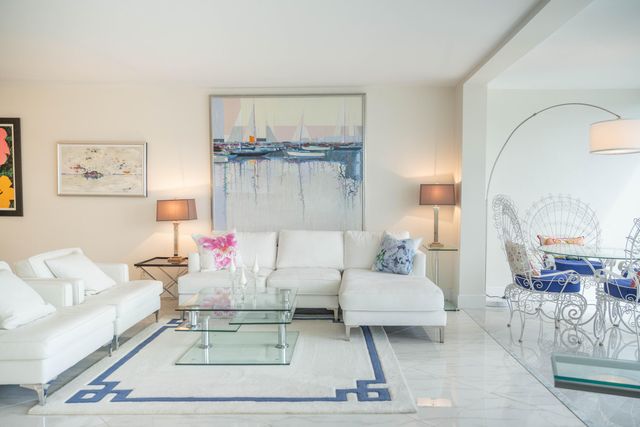 3180 NE 48th Court 201, Lighthouse Point, FL 33064