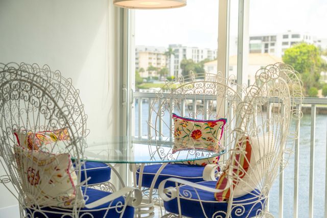 3180 NE 48th Court 201, Lighthouse Point, FL 33064